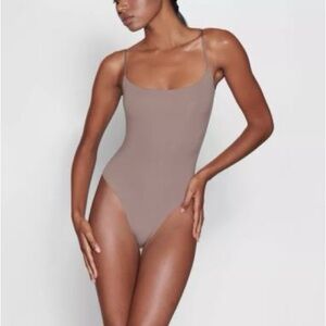 SKIMS Fits Everybody Cami Bodysuit